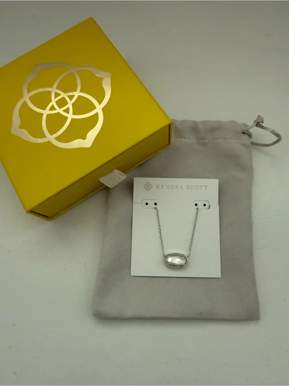NWT Kendra Scott Elisa Silver Pendant Necklace in Ivory Mother-of-Pearl